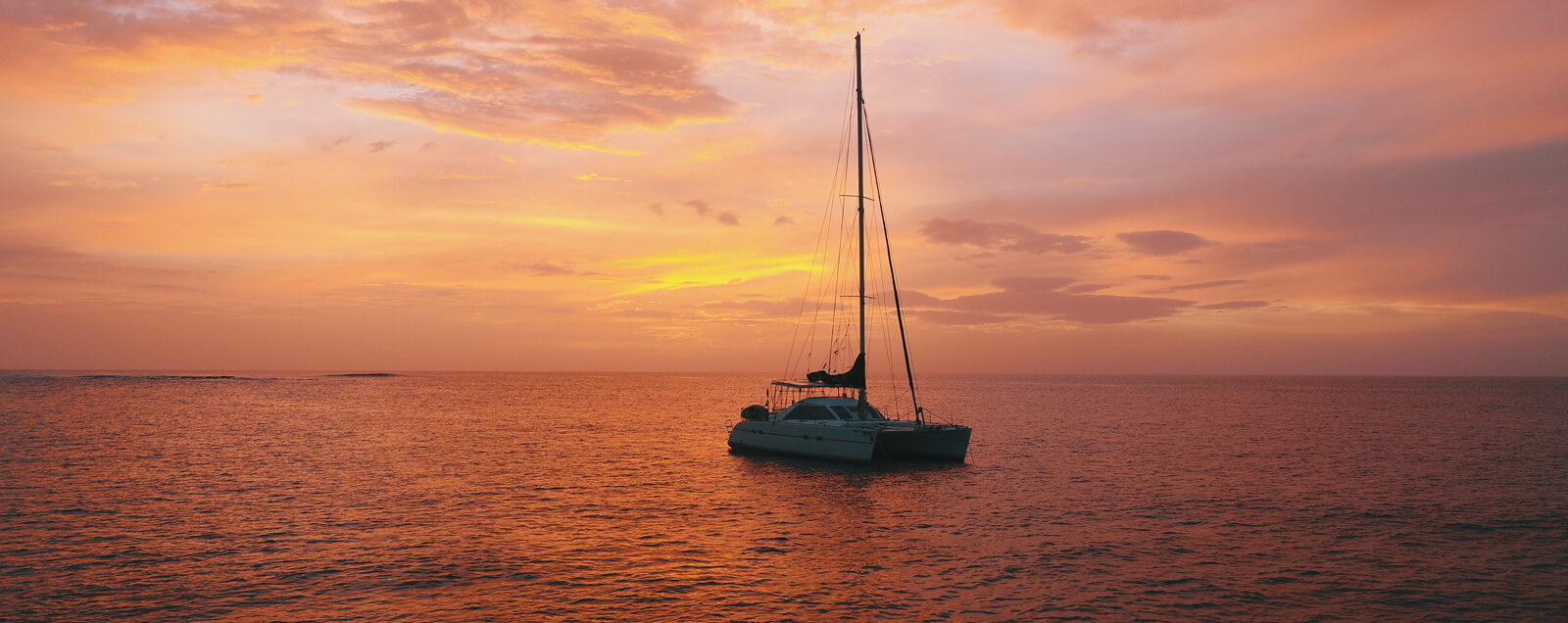 amazing-sunset-tamarindo-beach-velav-catamaran (2)